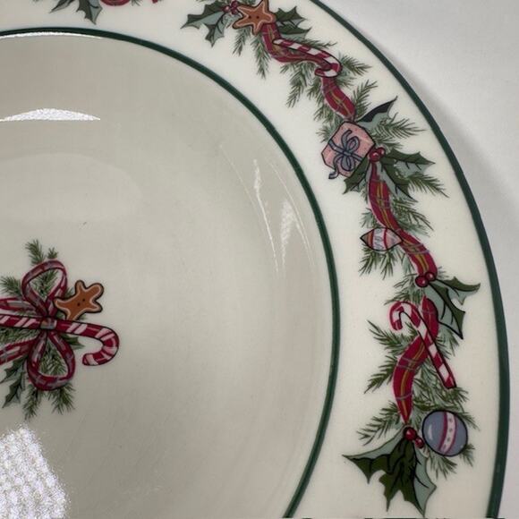 The Cellar O'Tannenbaum, 1 Large Rim Soup Bowl, Holly & Ribbon Border Christmas - Picture 9 of 13